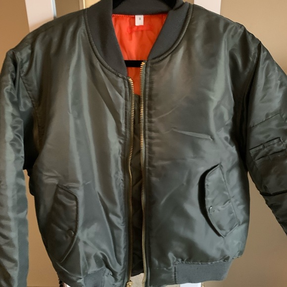 Mens Olive green puffer coat - Picture 1 of 9